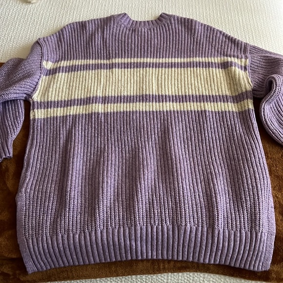 American Eagle Sweater - Picture 6 of 6